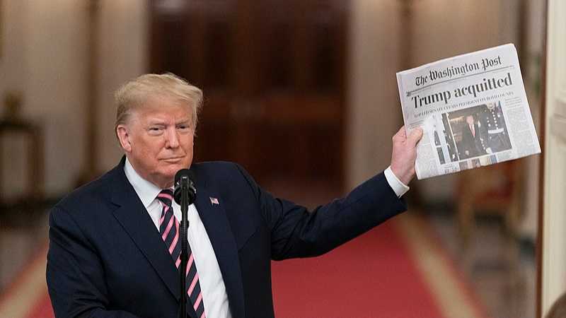 Trump displaying the headline 'Trump acquitted', tags: donald prize nfts sold secondary lower - CC BY-SA